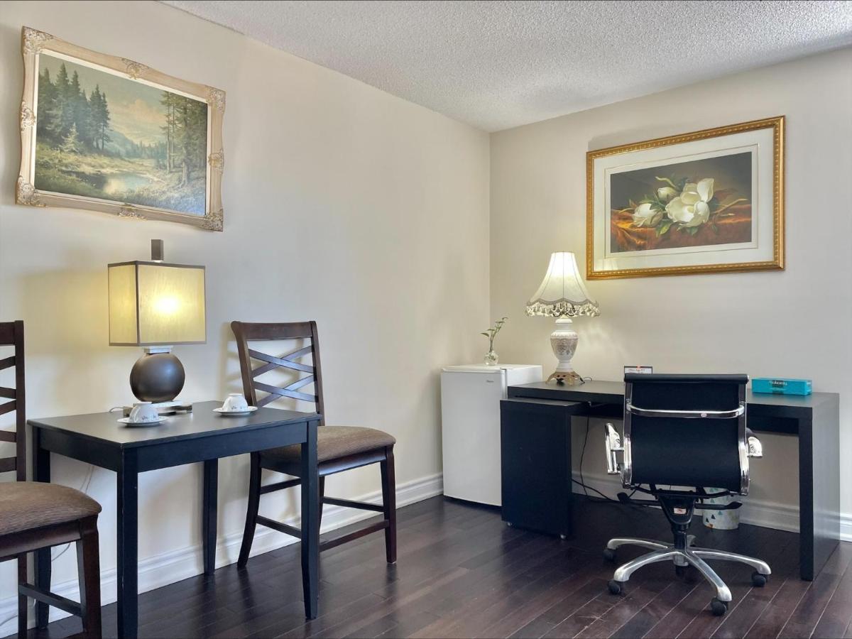 77 Nice And Warm Series Rooms Toronto Exterior photo